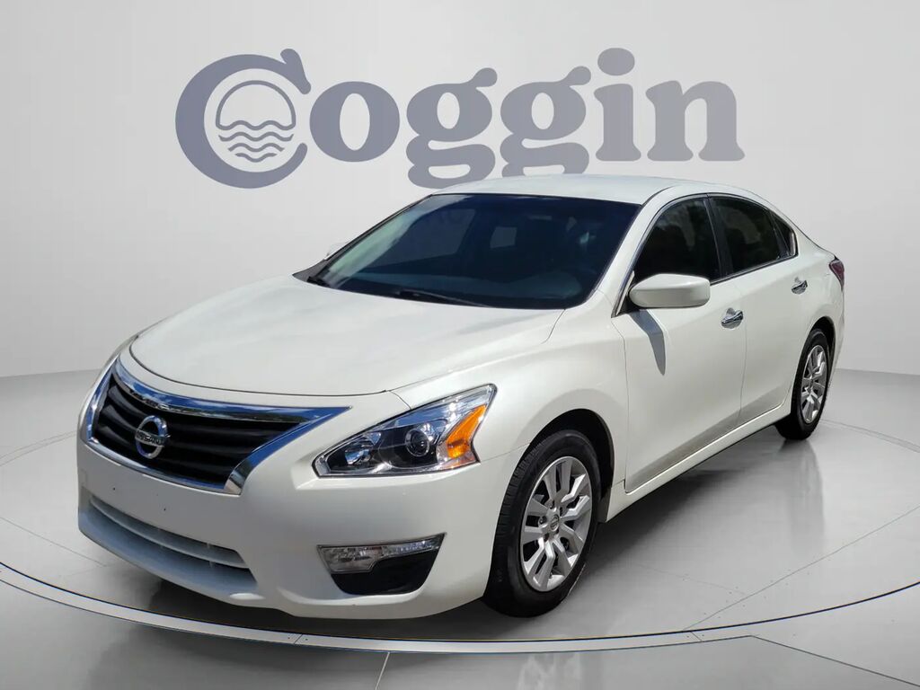 2014 Nissan Altima 2.5 S — photo 1 of 13