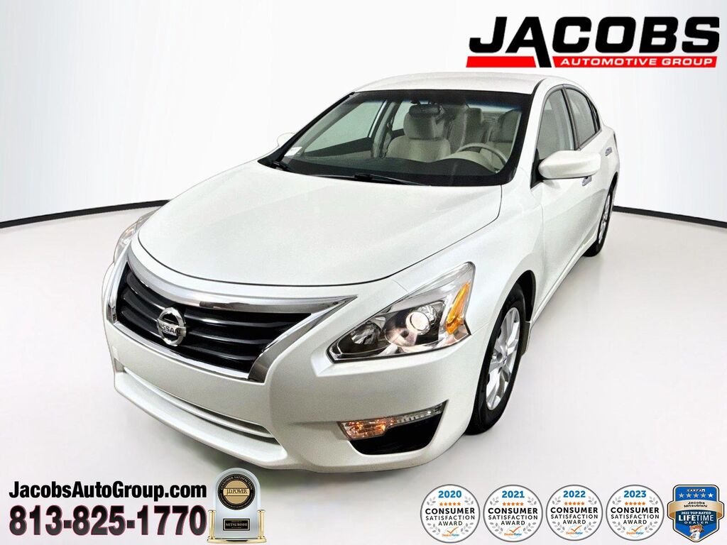 2014 Nissan Altima 2.5 S — photo 1 of 13