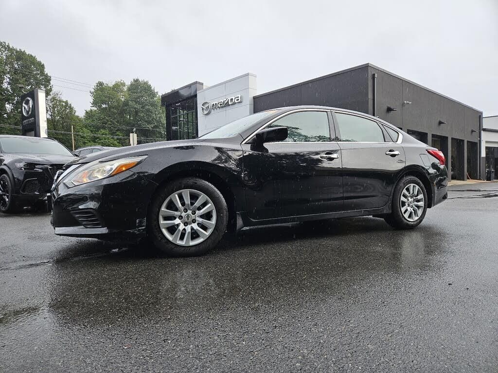 2017 Nissan Altima 2.5 S — photo 1 of 1
