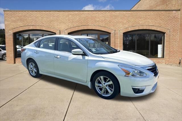 2015 Nissan Altima 2.5 SV — photo 1 of 12