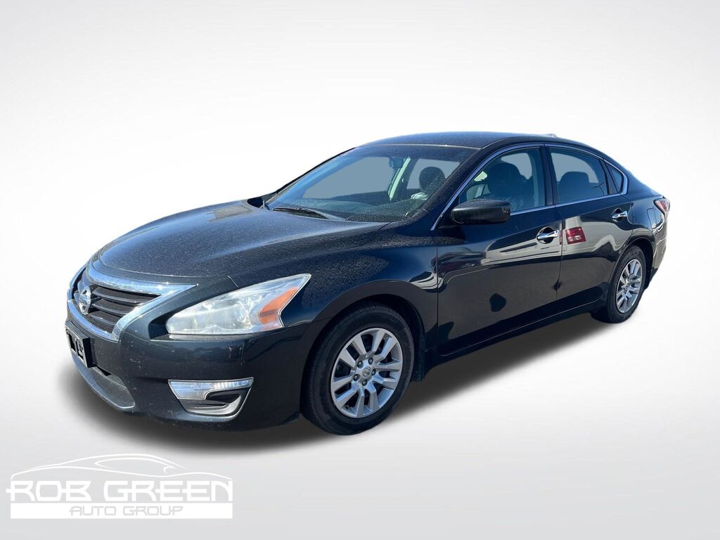 2015 Nissan Altima 2.5 S — photo 1 of 2
