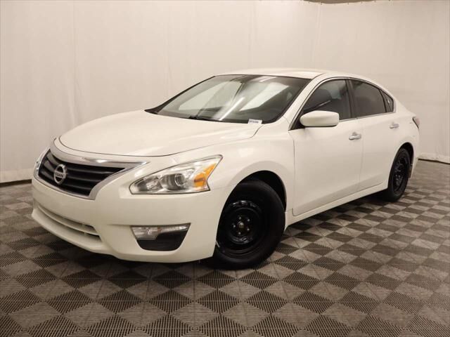 2015 Nissan Altima 2.5 S — photo 1 of 1
