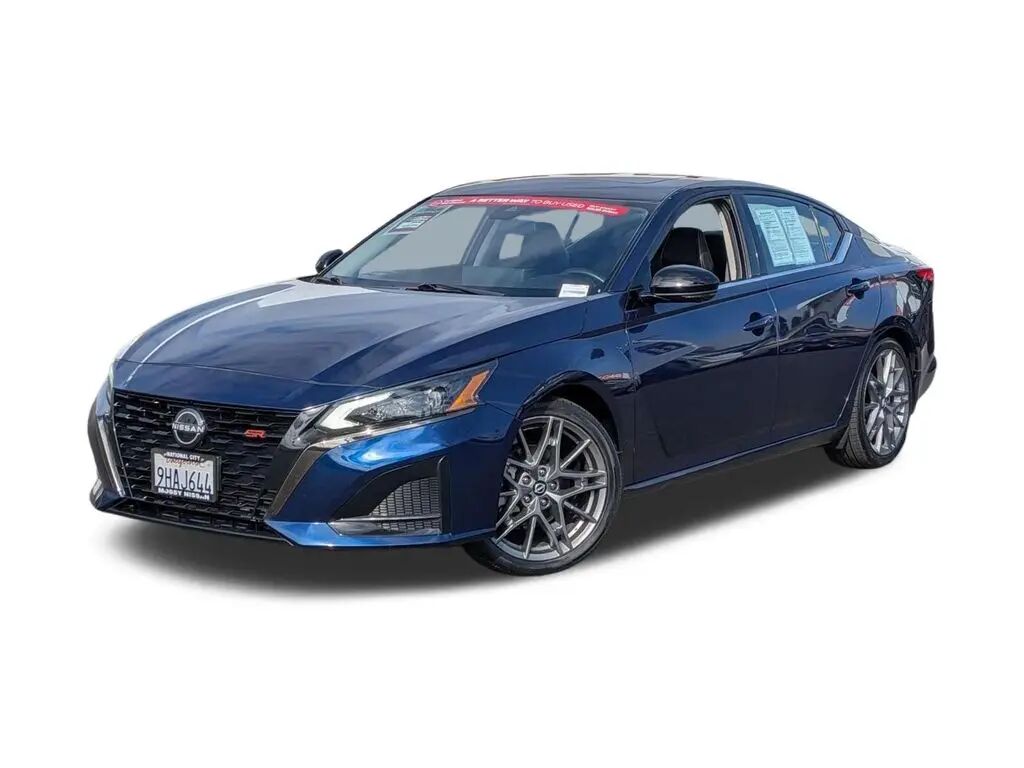 2023 Nissan Altima 2.0 SR — photo 1 of 13