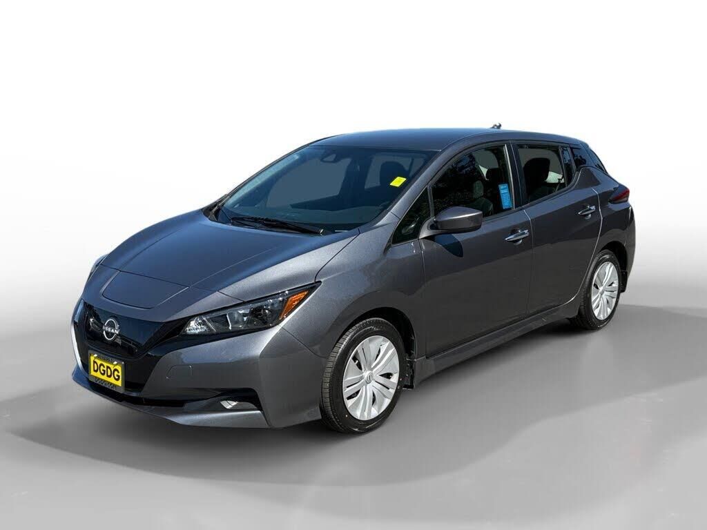 2025 Nissan LEAF S — photo 1 of 1