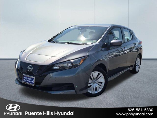 2025 Nissan LEAF S — photo 1 of 13