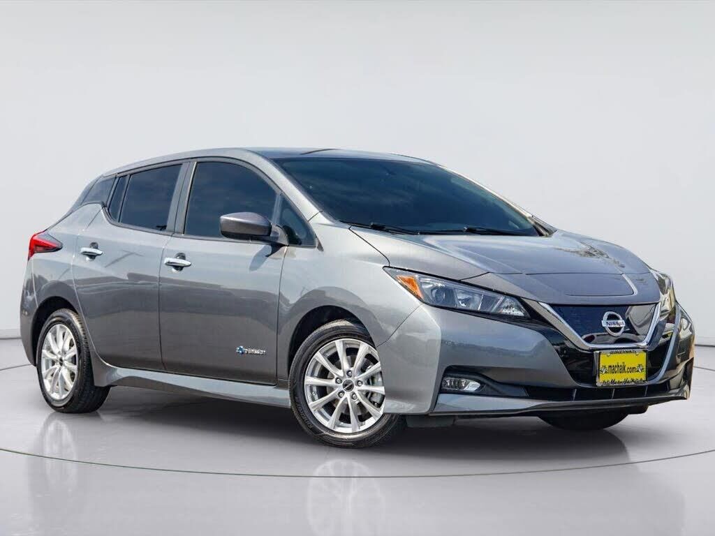2018 Nissan LEAF S — photo 1 of 1