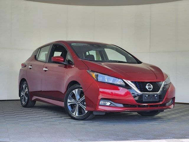 2022 Nissan LEAF SV