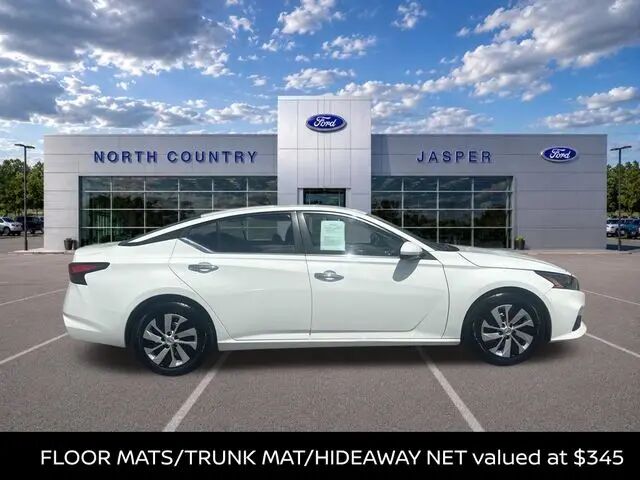 2022 Nissan Altima 2.5 S — photo 1 of 13