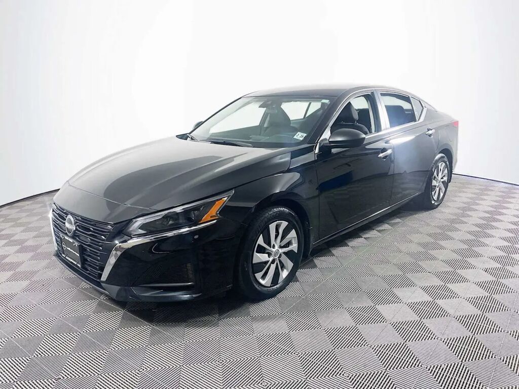 2024 Nissan Altima 2.5 S — photo 1 of 13
