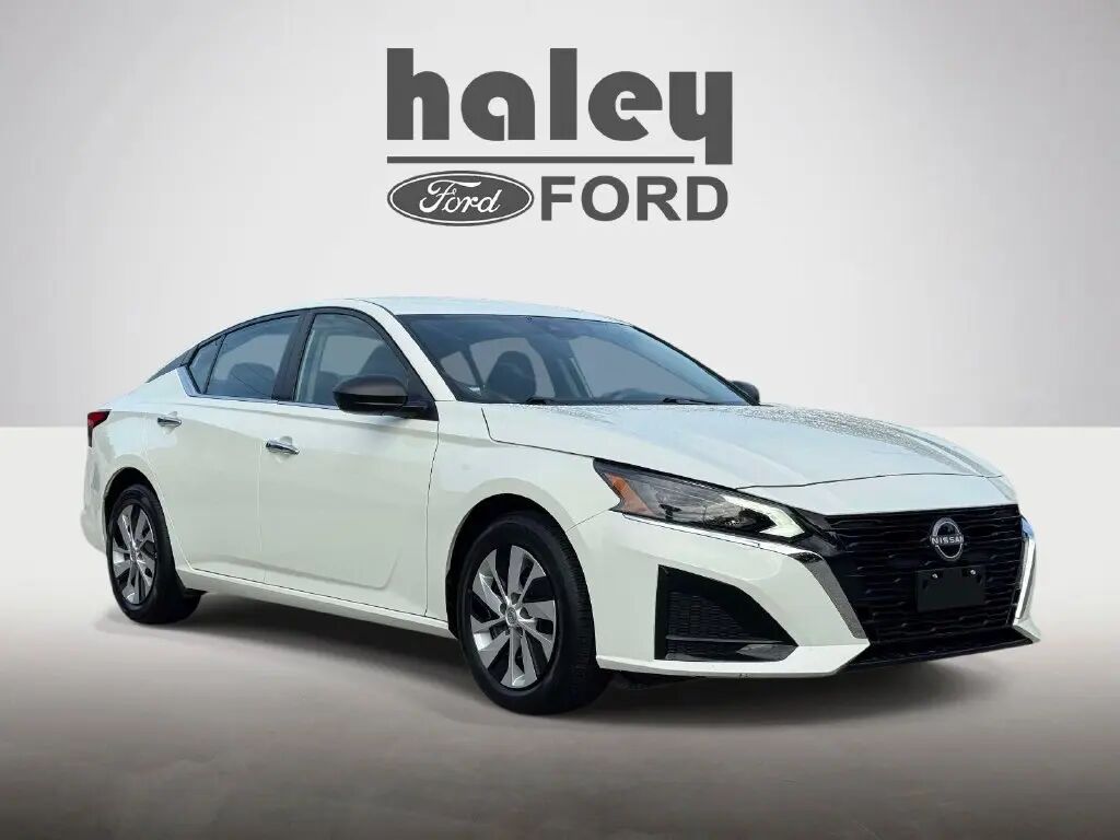 2025 Nissan Altima 2.5 S — photo 1 of 13