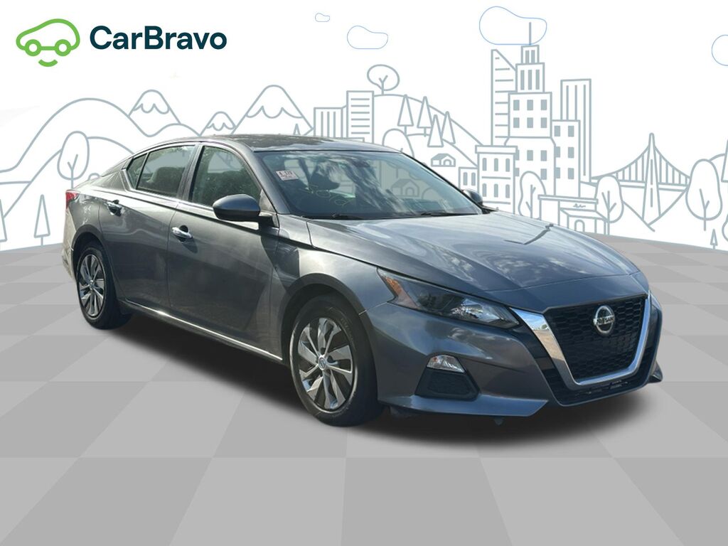 2022 Nissan Altima S FWD — photo 1 of 7
