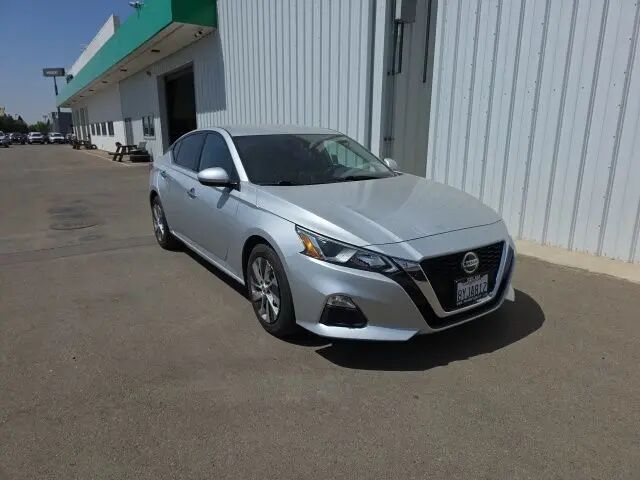 2020 Nissan Altima 2.5 S — photo 1 of 5