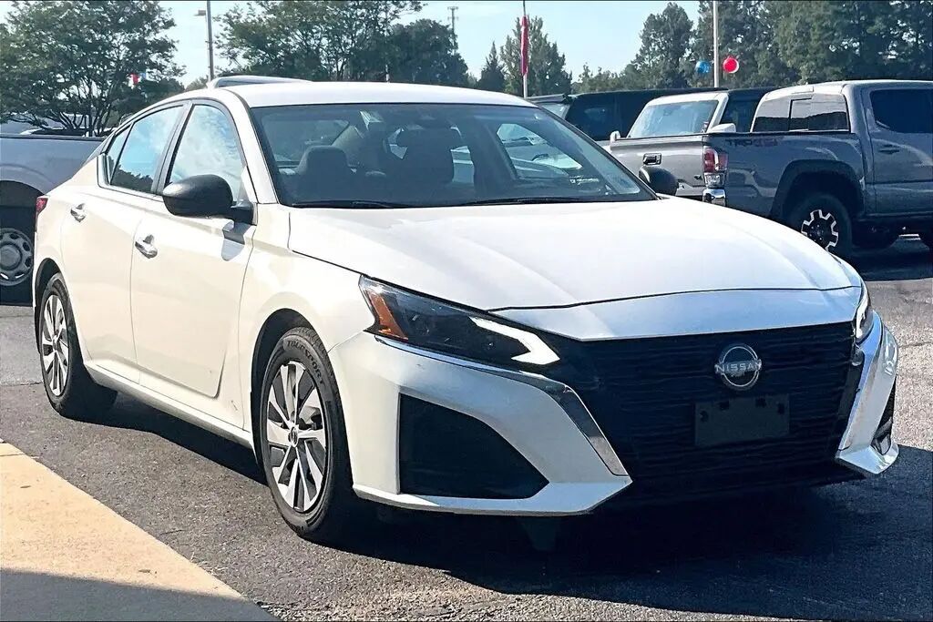 2024 Nissan Altima 2.5 S — photo 1 of 7