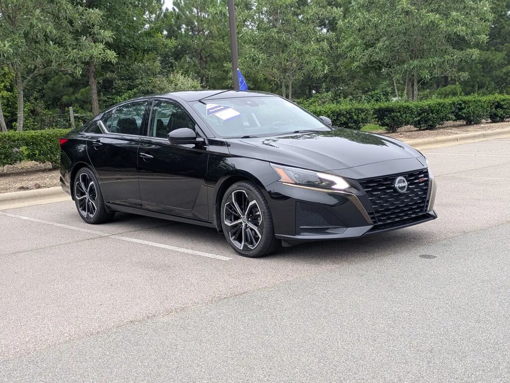 2024 Nissan Altima 2.5 SR — photo 1 of 13
