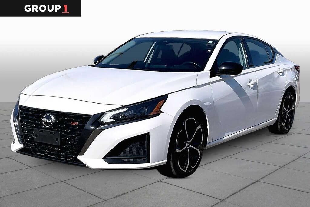 2024 Nissan Altima 2.5 SR — photo 1 of 1