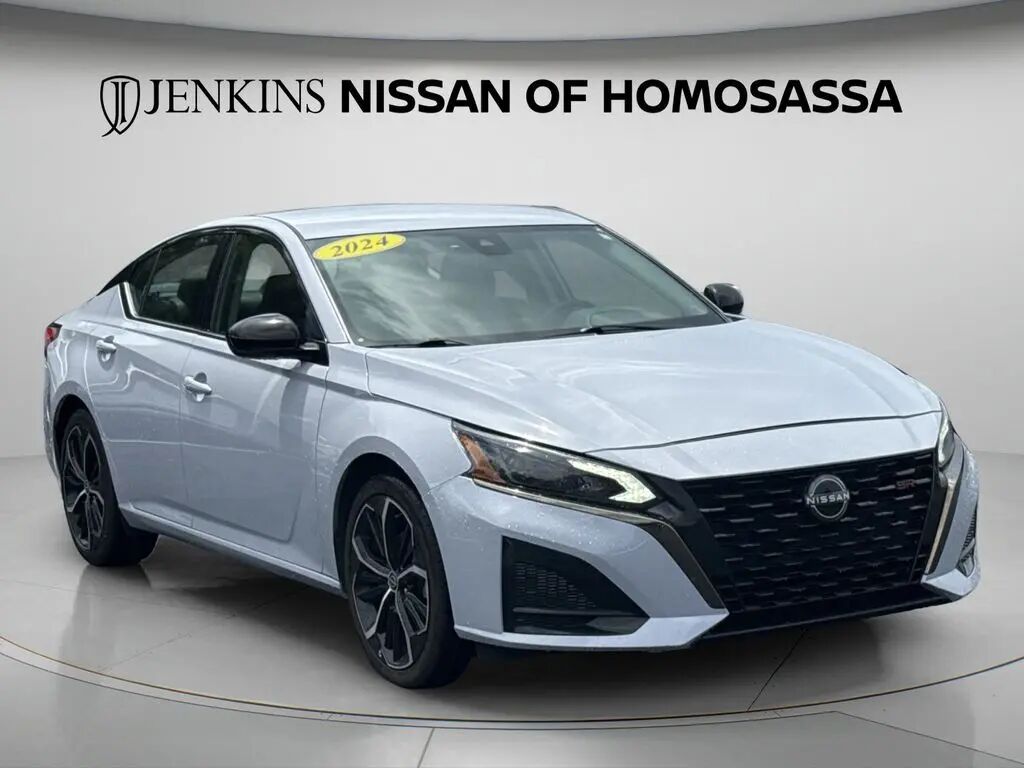 2024 Nissan Altima 2.5 SR — photo 1 of 10