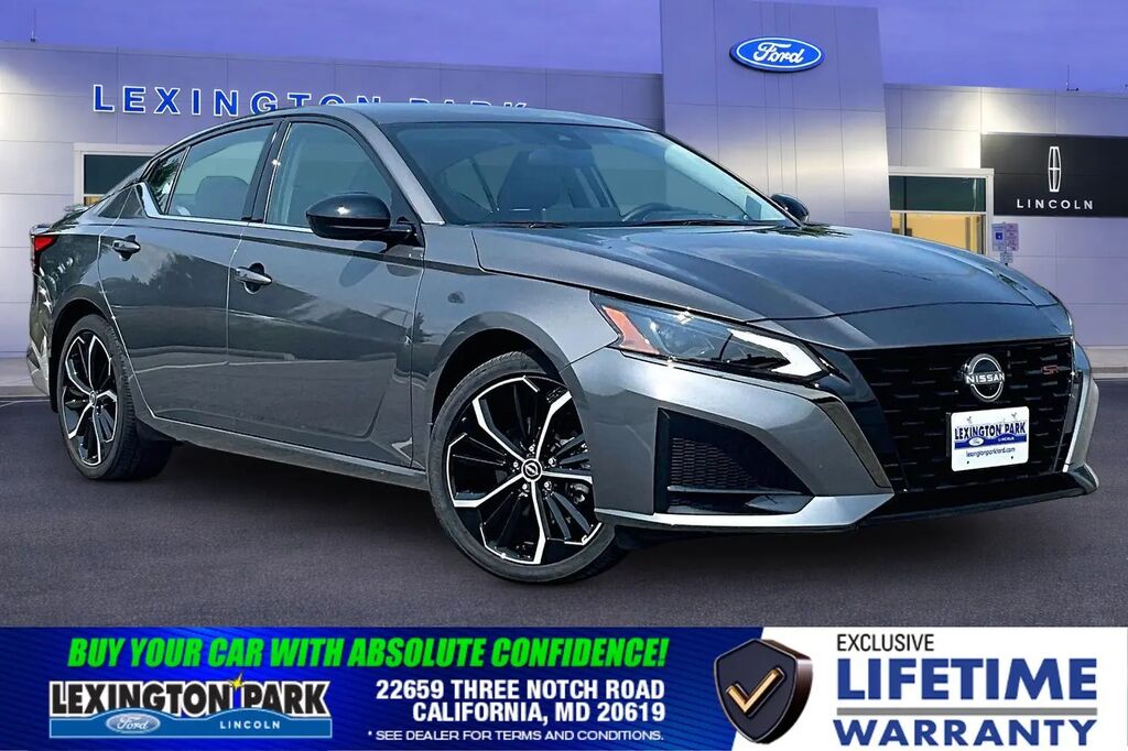 2025 Nissan Altima 2.5 SR — photo 1 of 14