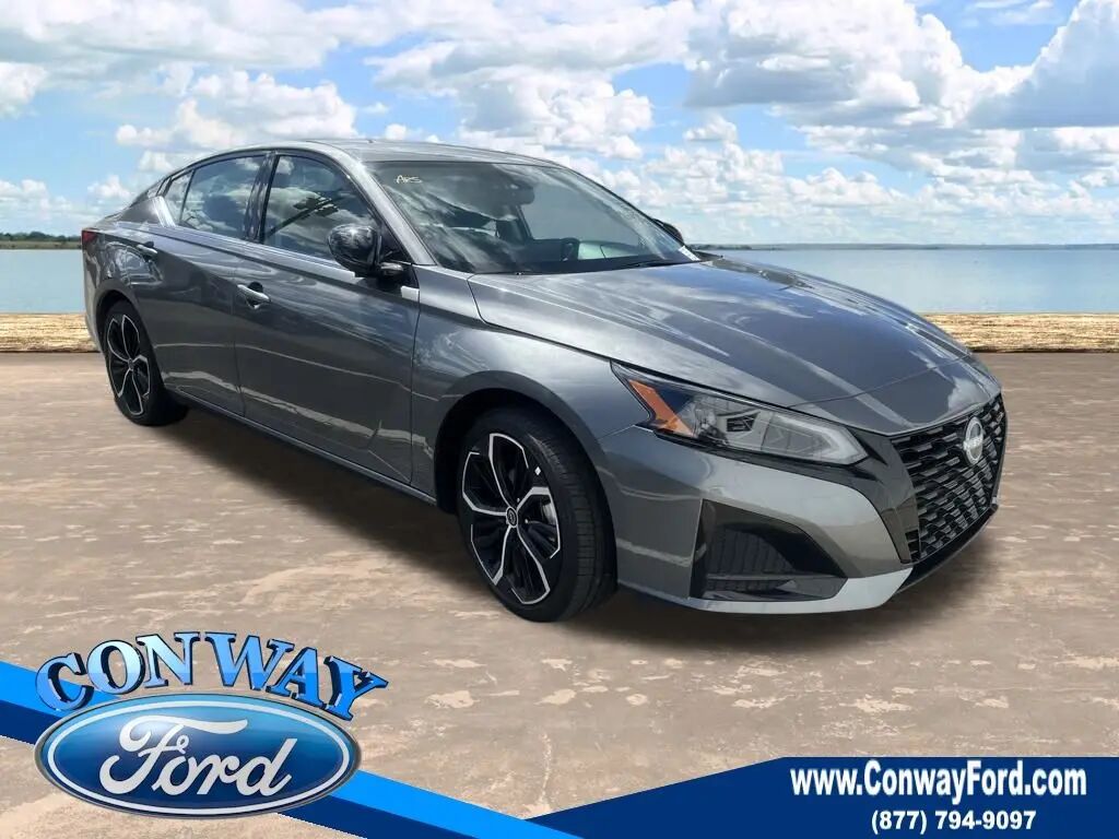 2026 Nissan Altima 2.5 SR — photo 1 of 10