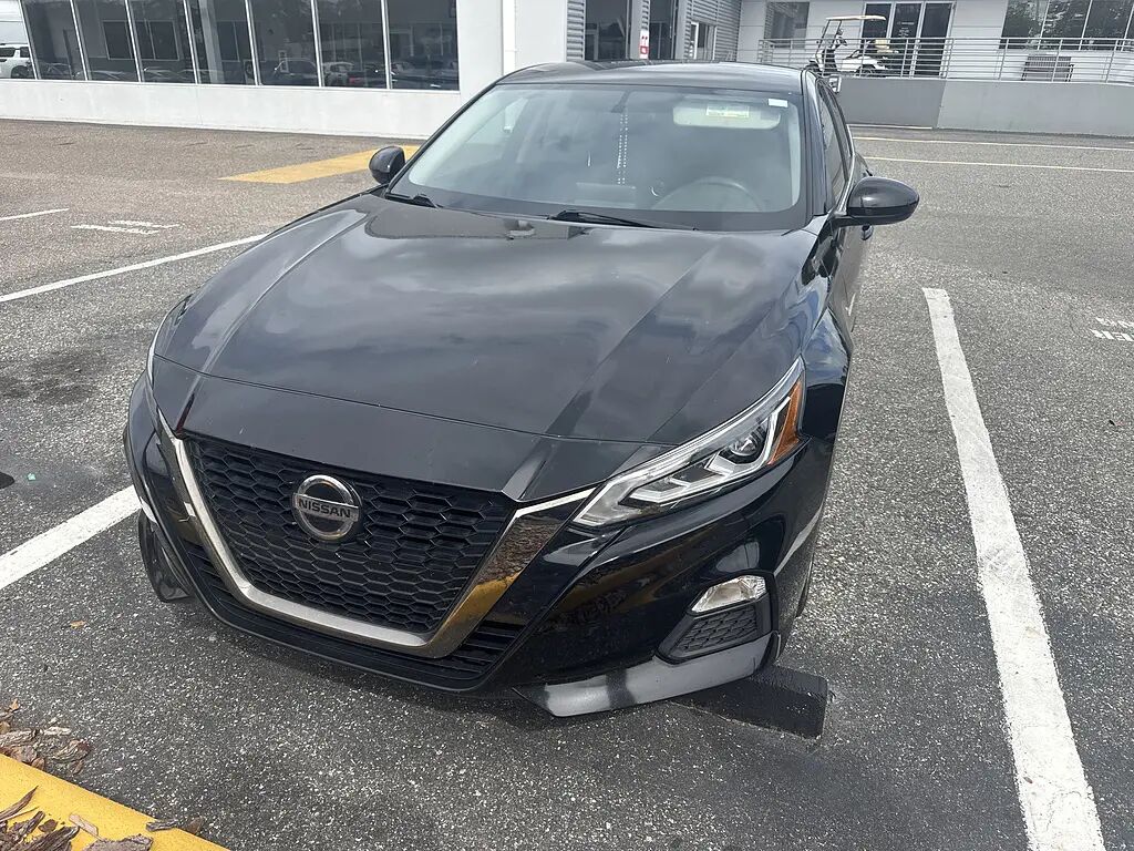 2019 Nissan Altima 2.5 SR — photo 1 of 3