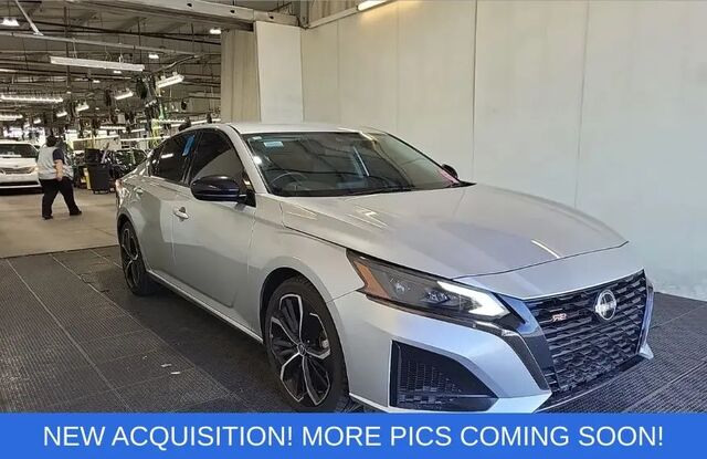 2023 Nissan Altima 2.5 SR — photo 1 of 6