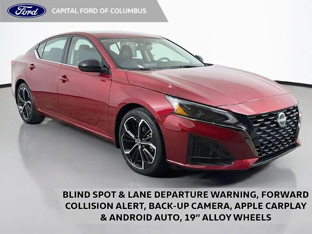 2023 Nissan Altima 2.5 SR — photo 1 of 11