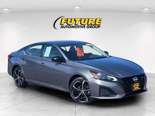 2024 Nissan Altima 2.5 SR — photo 1 of 13