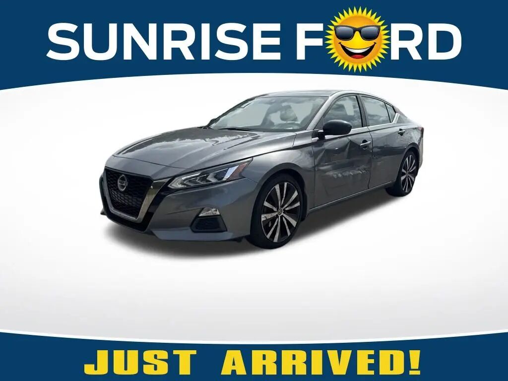 2020 Nissan Altima 2.5 SR — photo 1 of 13