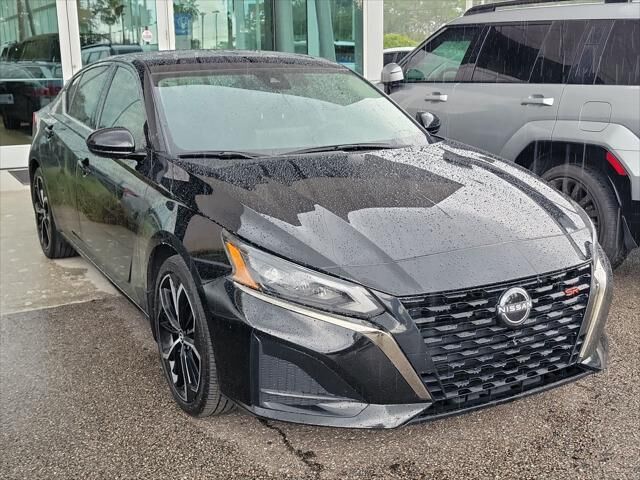 2024 Nissan Altima 2.5 SR — photo 1 of 5