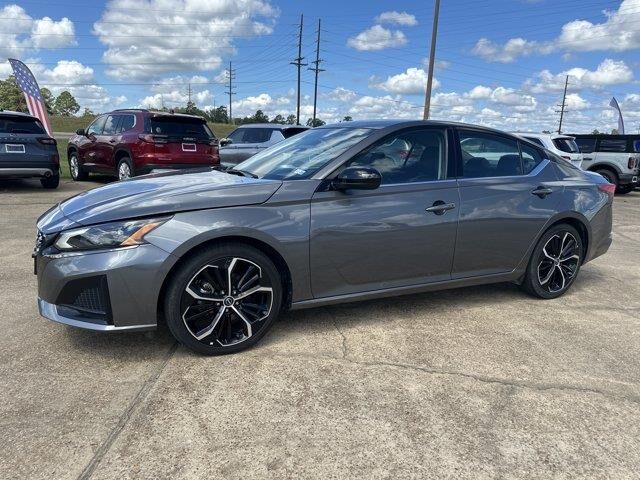 2025 Nissan Altima 2.5 SR