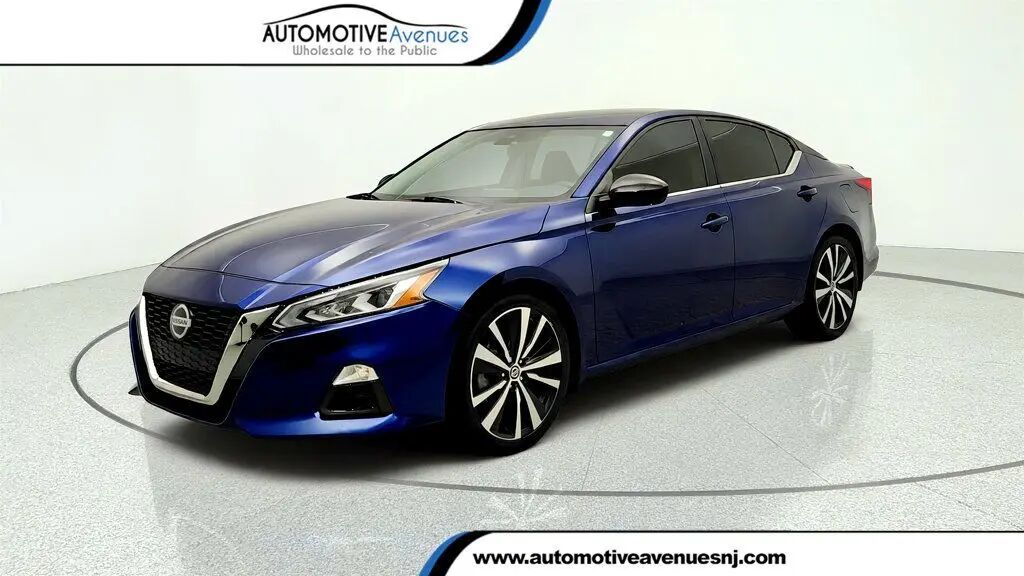 2020 Nissan Altima 2.5 SR — photo 1 of 13