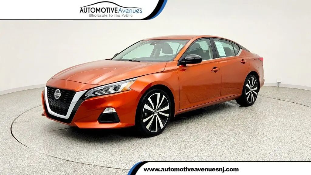 2022 Nissan Altima 2.5 SR — photo 1 of 13