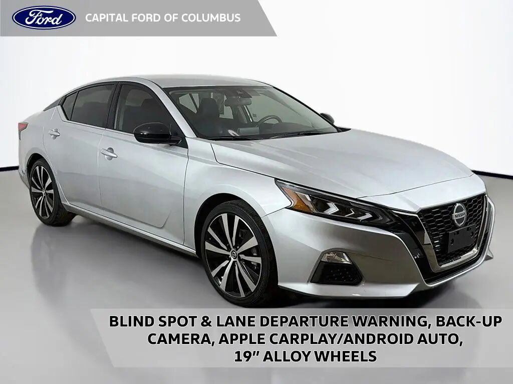 2022 Nissan Altima 2.5 SR — photo 1 of 18