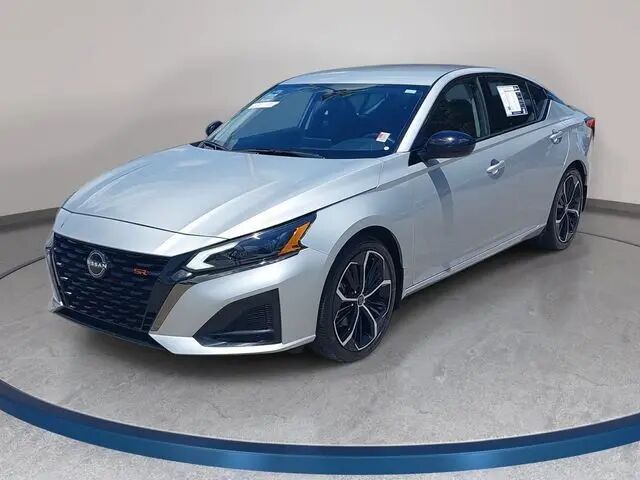 2024 Nissan Altima 2.5 SR — photo 1 of 13