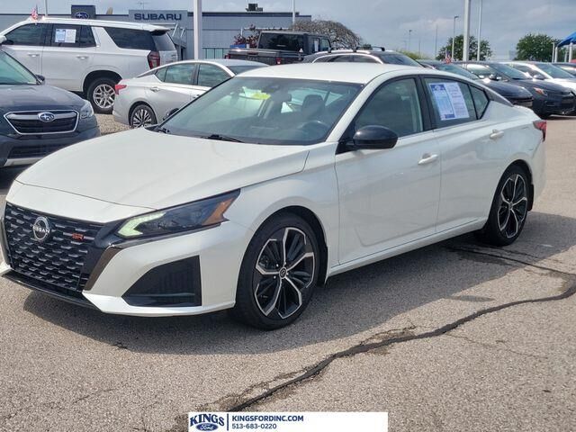 2023 Nissan Altima 2.5 SR — photo 1 of 13