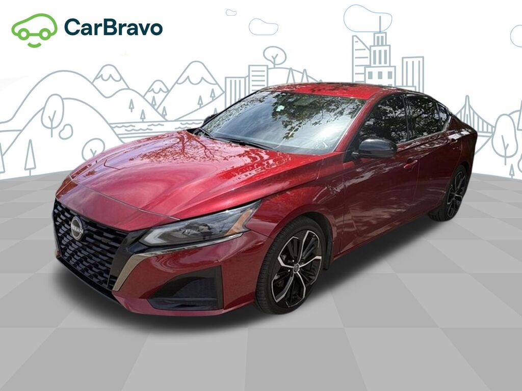 2023 Nissan Altima SR FWD — photo 1 of 7