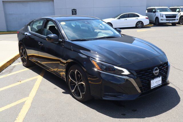 2025 Nissan Altima SR
