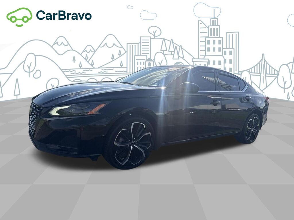 2023 Nissan Altima SR Intelligent AWD — photo 1 of 7