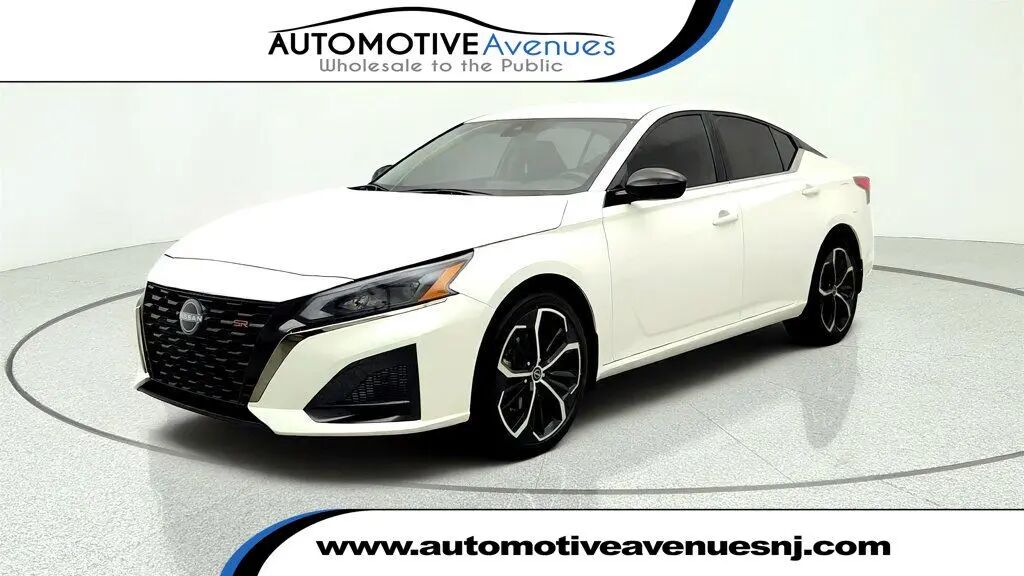 2024 Nissan Altima 2.5 SR — photo 1 of 13