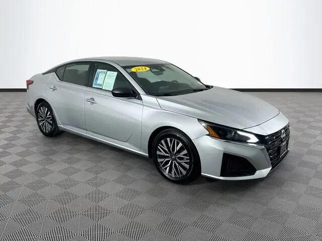 2024 Nissan Altima 2.5 SV — photo 1 of 13
