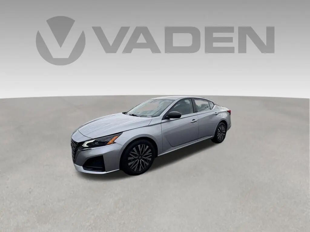 2024 Nissan Altima 2.5 SV — photo 1 of 13