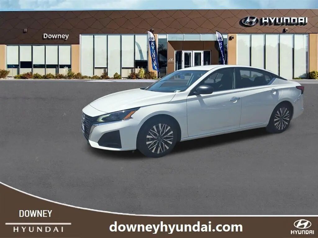 2025 Nissan Altima 2.5 SV — photo 1 of 2