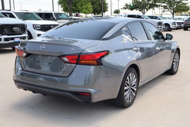 2025 Nissan Altima 2.5 SV — photo 1 of 4