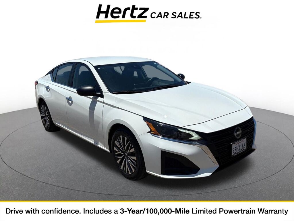 2025 Nissan Altima SV — photo 1 of 11