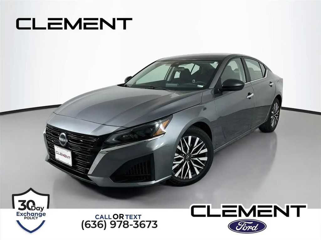 2025 Nissan Altima 2.5 SV — photo 1 of 13