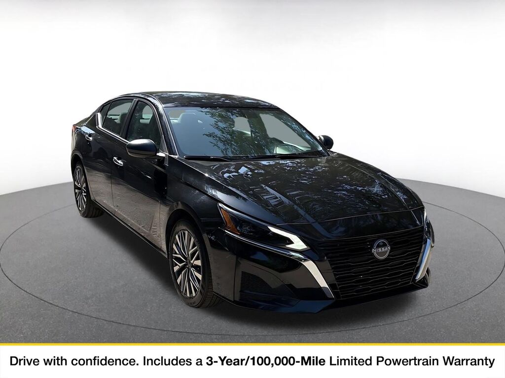2025 Nissan Altima SV — photo 1 of 11