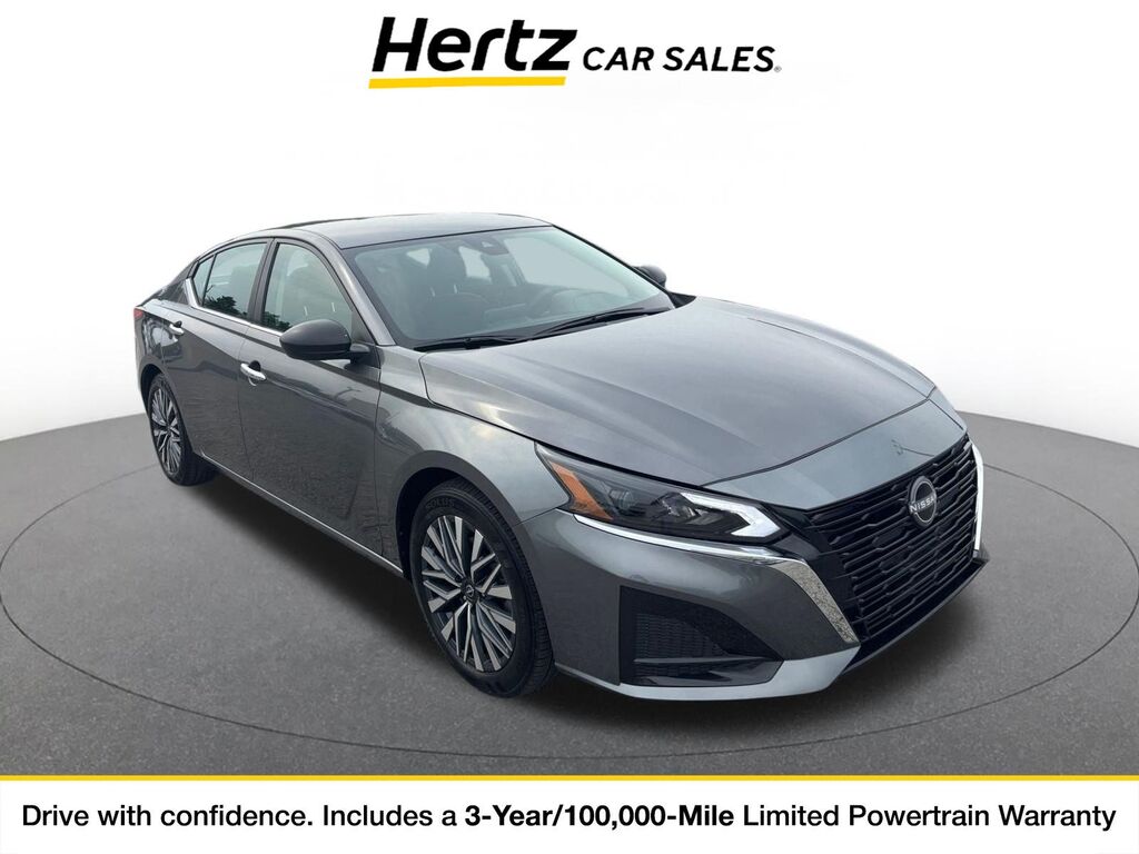 2025 Nissan Altima SV — photo 1 of 11