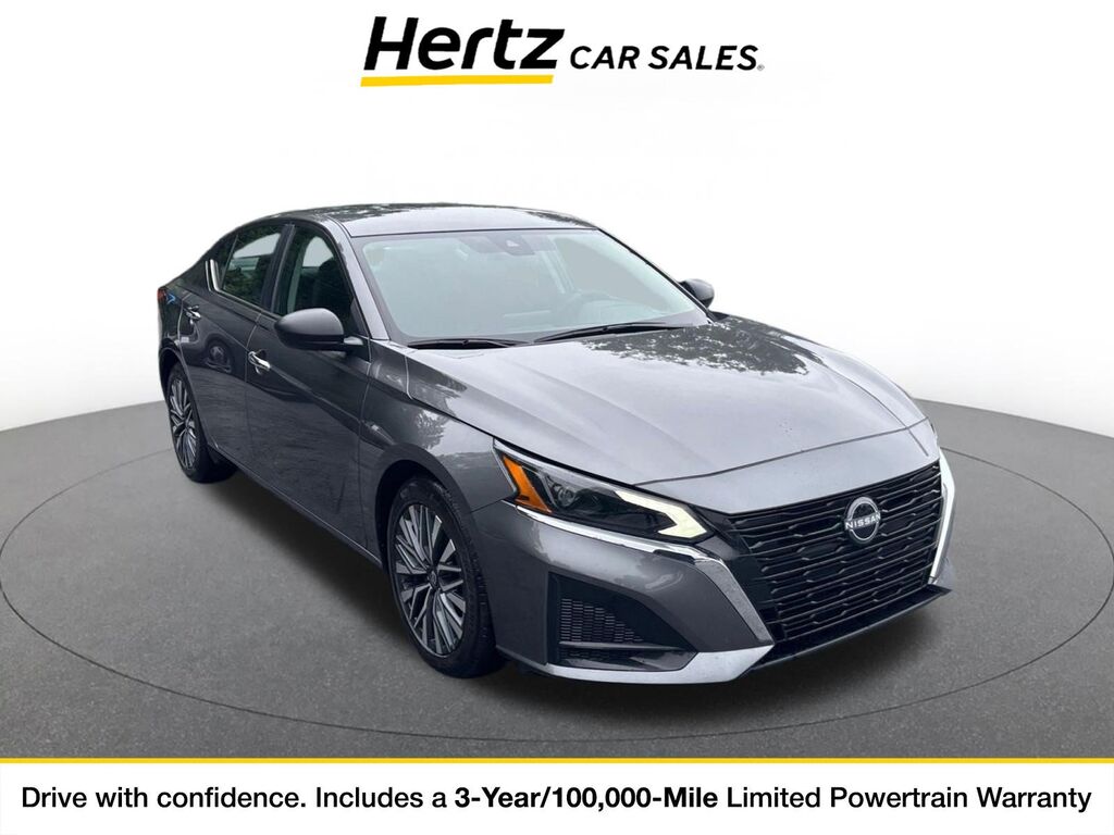 2025 Nissan Altima SV — photo 1 of 11