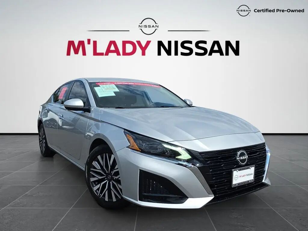 2023 Nissan Altima 2.5 SV — photo 1 of 12