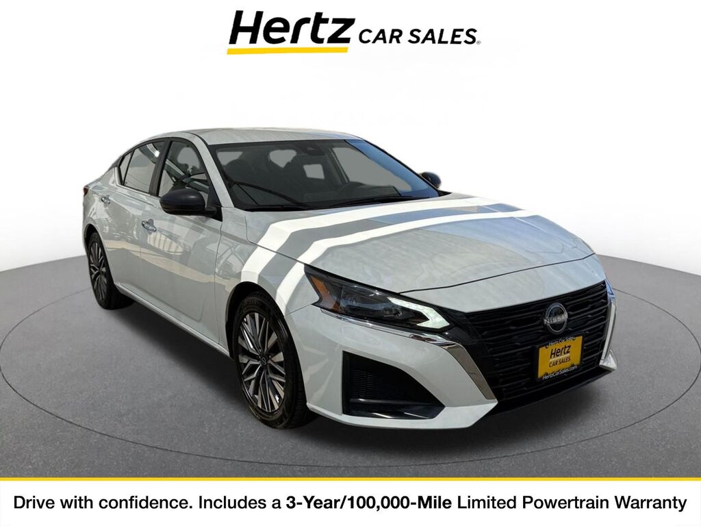 2025 Nissan Altima SV — photo 1 of 4
