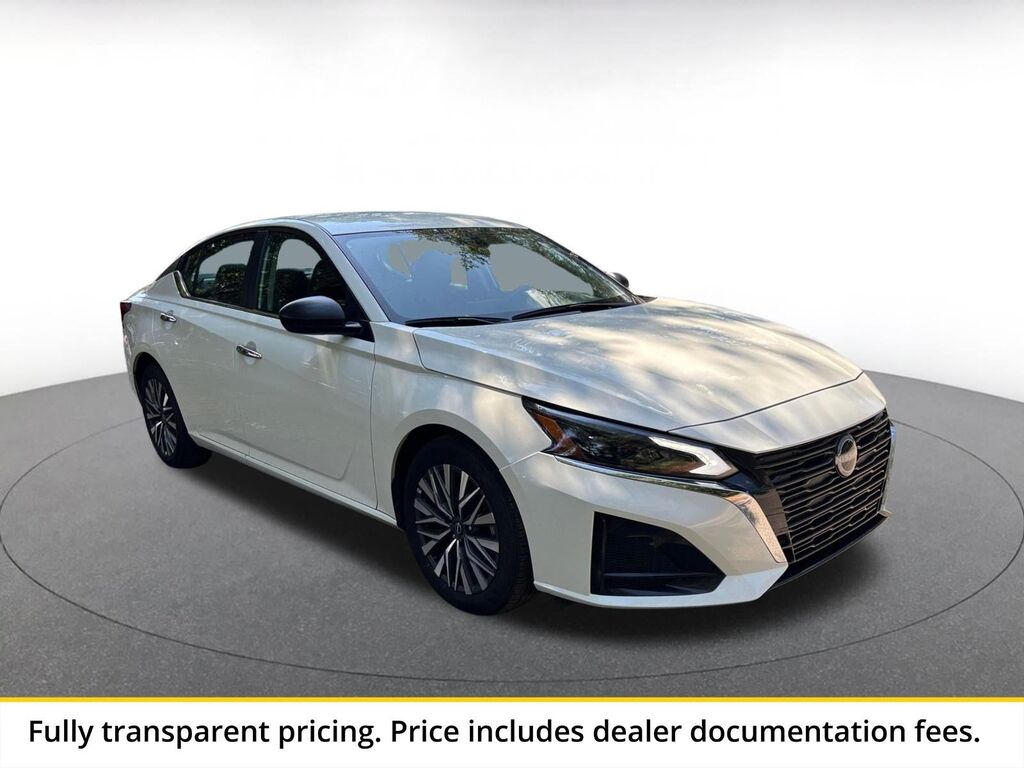 2025 Nissan Altima SV — photo 1 of 1